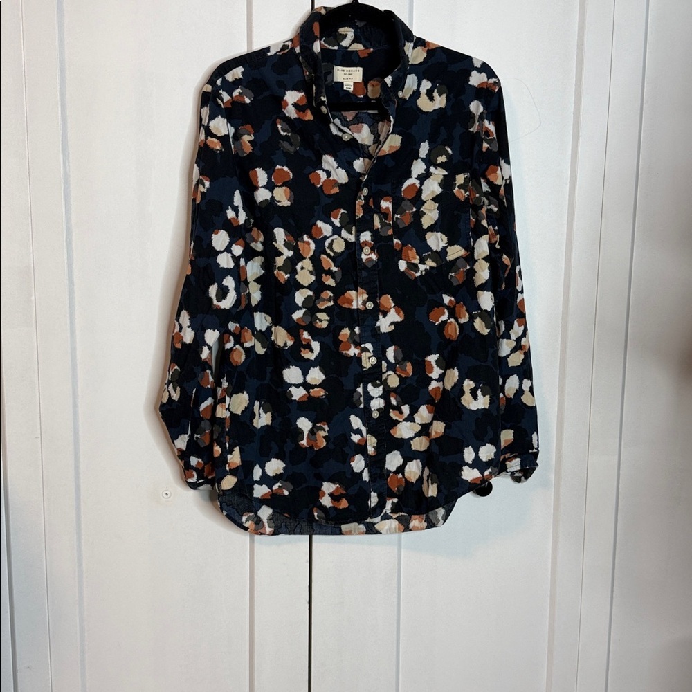 Club Monaco - Medium - Button Down Slim fit Dress Shirt